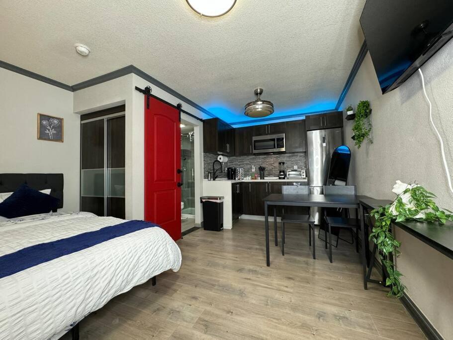 לאס וגאס Modern Condo Near Fremont Street מראה חיצוני תמונה