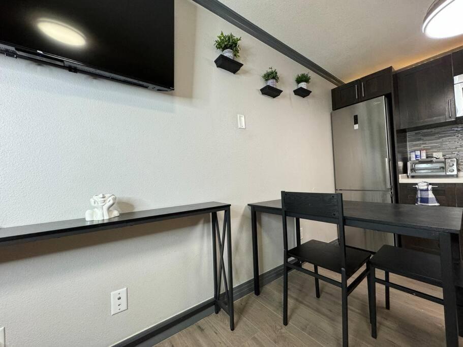 לאס וגאס Modern Condo Near Fremont Street מראה חיצוני תמונה