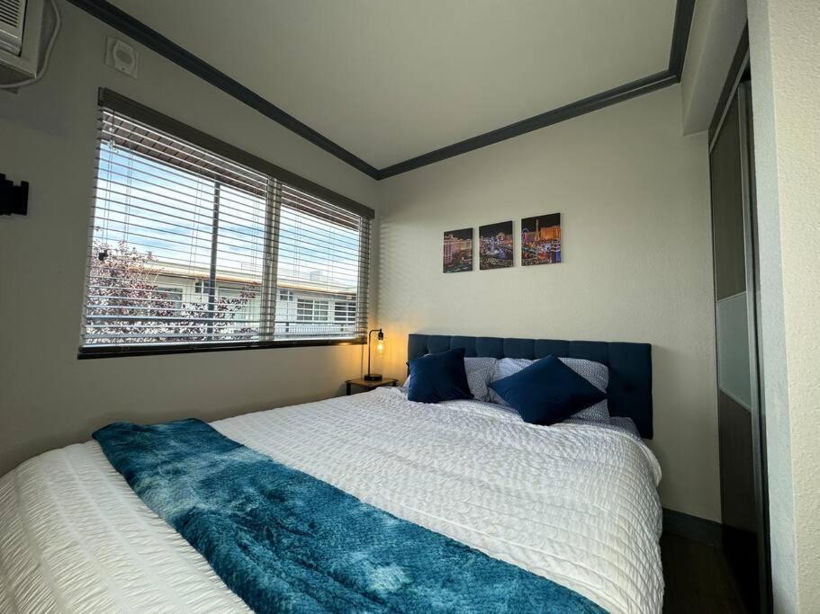 לאס וגאס Modern Condo Near Fremont Street מראה חיצוני תמונה